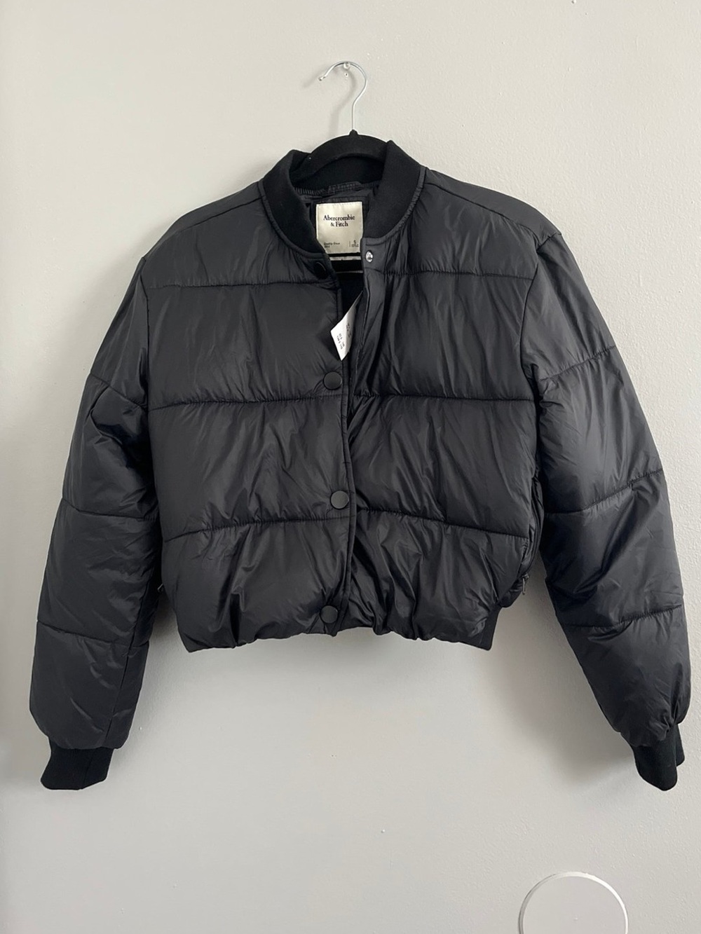 Abercrombie & Fitch Black Cropped Puffer Bomber Jacket